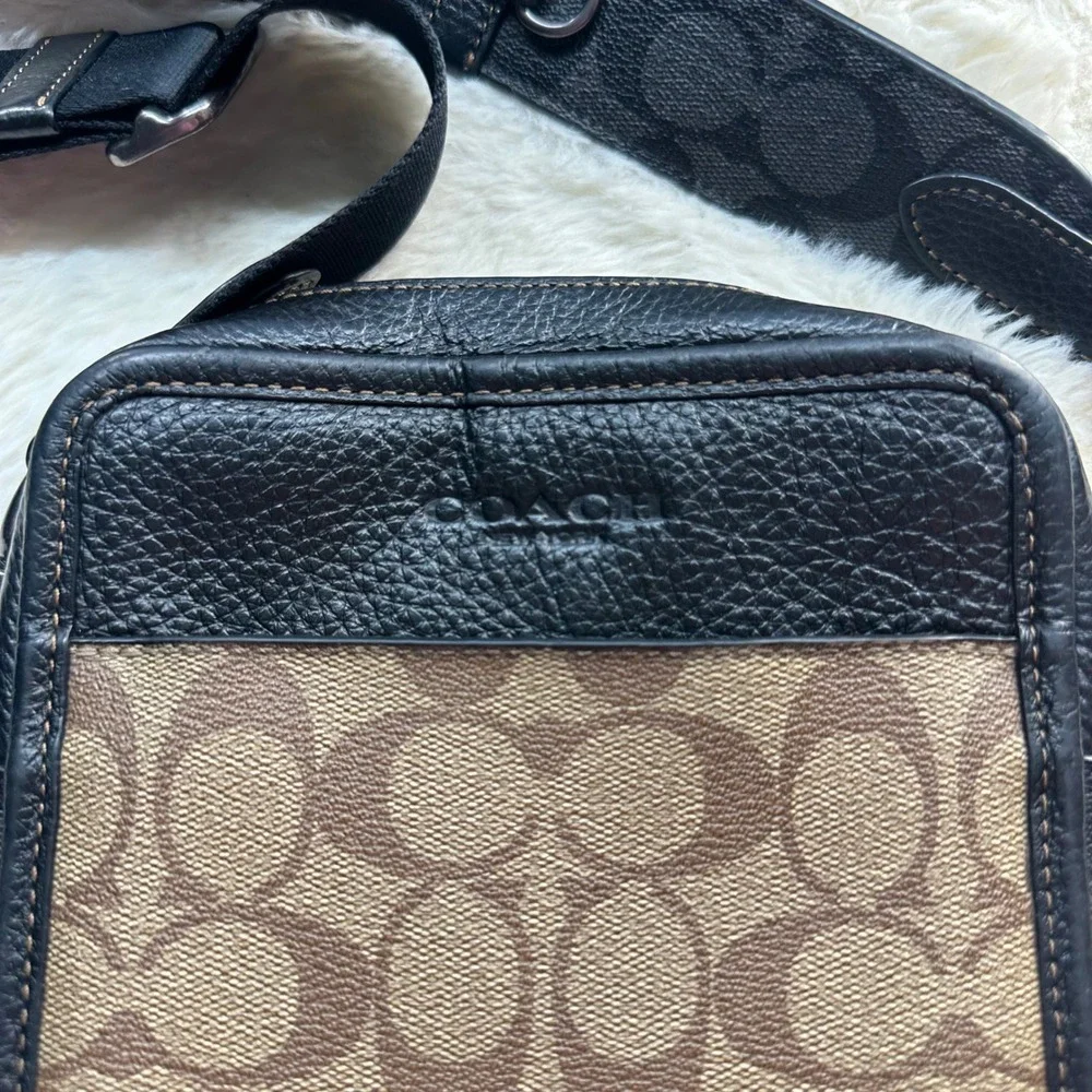 Coach Sullivan Crossbody Signature Canvas Crossbody Bag‎ CC090 Khaki Mens Unisex